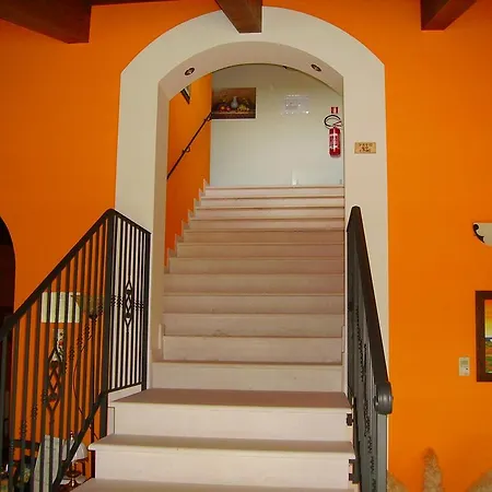 Agriturismo La Valle Agroturismo *